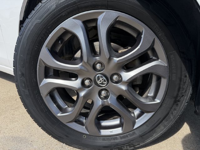 Used 2019 Toyota Yaris LE FWD image 8