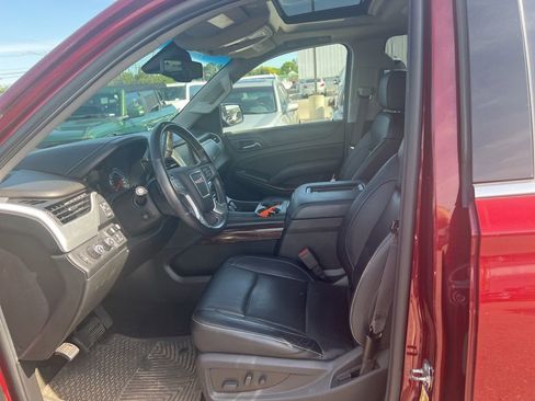 Used 2017 GMC Yukon SLT w/ Open Road Package AWD/4WD image 10