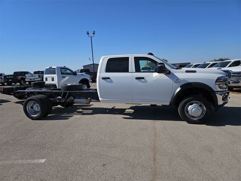New 2026 RAM 5500 Tradesman w/ Chrome Appearance Group image 9