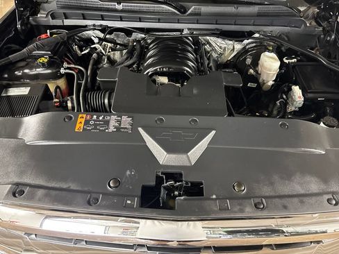 Used 2017 Chevrolet Silverado 1500 LT w/ All Star Edition AWD/4WD image 11