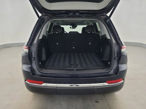 Used 2022 Jeep Grand Cherokee Limited 4xe image 29