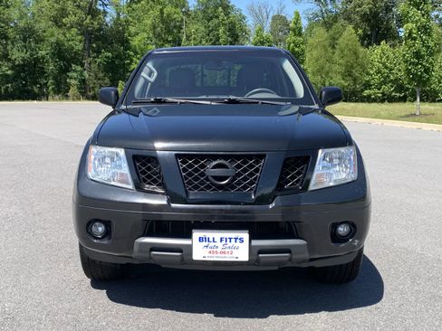 Used 2020 Nissan Frontier SV w/ Midnight Edition Floor Mats RWD image 2