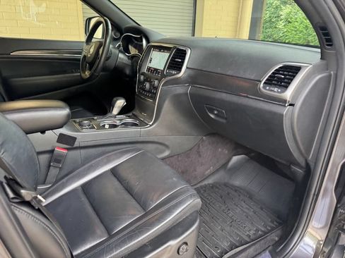 Used 2018 Jeep Grand Cherokee Limited AWD/4WD image 30