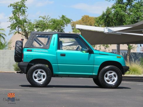 Used 1995 Geo Tracker 2WD 2-Door image 2