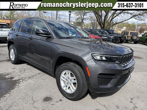 Used 2023 Jeep Grand Cherokee Laredo AWD/4WD image 1