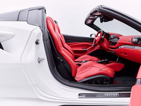 Used 2022 Ferrari F8 Tributo RWD image 38