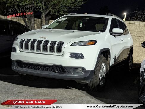 Used 2018 Jeep Cherokee Latitude Plus AWD/4WD image 1