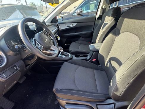 Used 2023 Kia Forte LXS FWD image 6