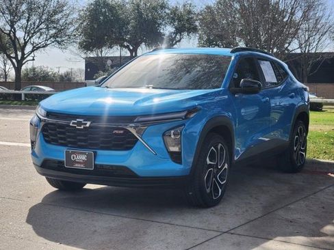 Used 2025 Chevrolet Trax RS w/ Driver Confidence Package image 11