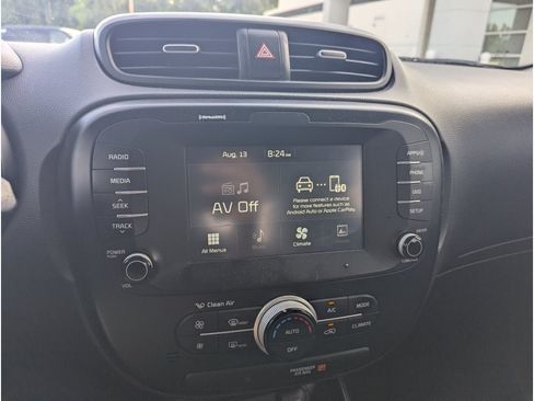 Used 2018 Kia Soul + FWD image 16