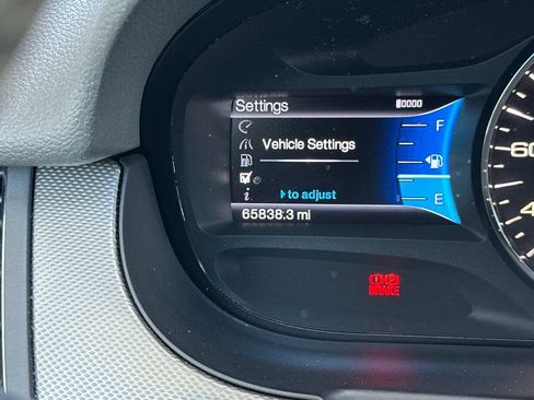 Used 2013 Ford Edge SEL FWD image 21