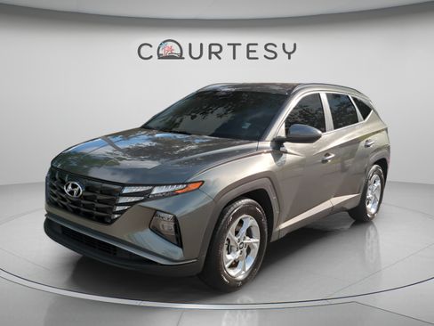 Used 2022 Hyundai Tucson SEL w/ Cargo Package FWD image 2