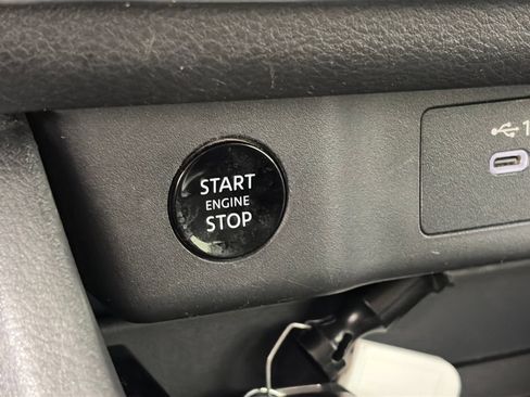 Used 2024 Nissan Rogue SV AWD/4WD image 22