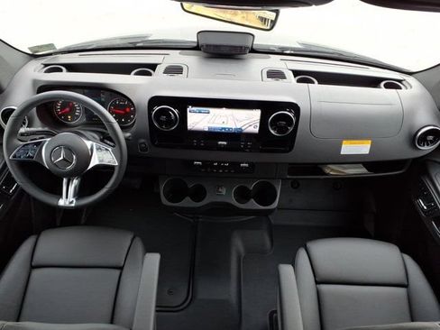 New 2025 Mercedes-Benz Sprinter 2500 image 4