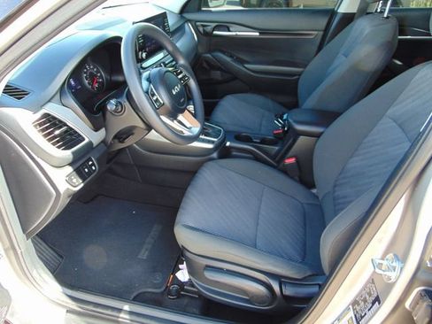 Used 2022 Kia Seltos LX AWD/4WD image 10