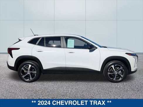 Used 2024 Chevrolet Trax RS w/ Driver Confidence Package image 6