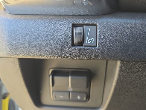 Used 2024 GMC Canyon Elevation w/ Convenience Package image 29