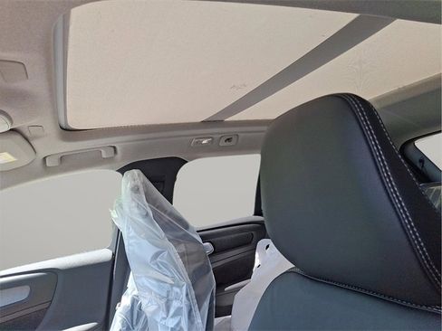 New 2025 Volvo XC40 B5 Core w/ Protection Package Premier image 11