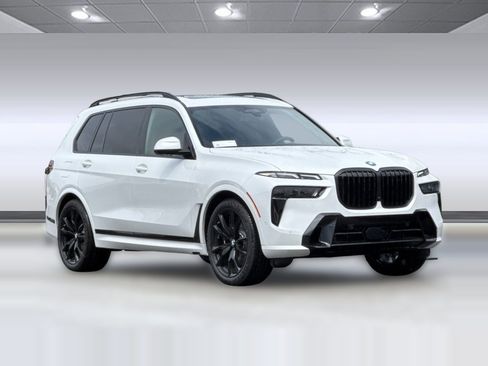 New 2026 BMW X7 xDrive40i w/ M Sport Package AWD/4WD image 6