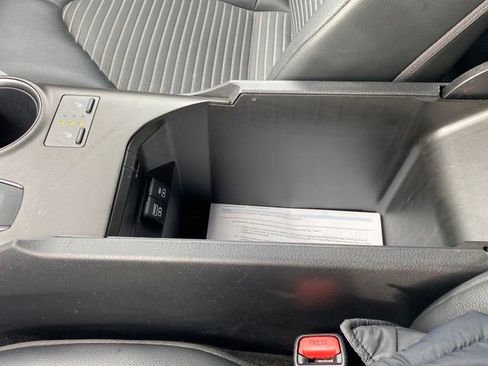 Used 2023 Toyota Camry SE image 14