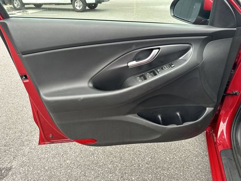 Used 2018 Hyundai Elantra GT Sport FWD image 13