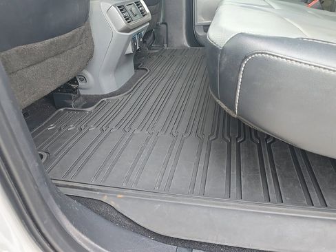 Used 2023 Ford F150 Lariat w/ Max Trailer Tow Package image 24