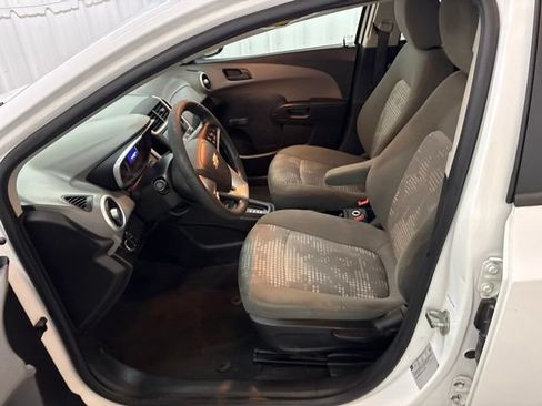 Used 2017 Chevrolet Sonic LT FWD image 25
