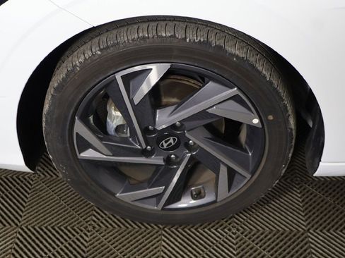 Used 2025 Hyundai Elantra Limited FWD image 20