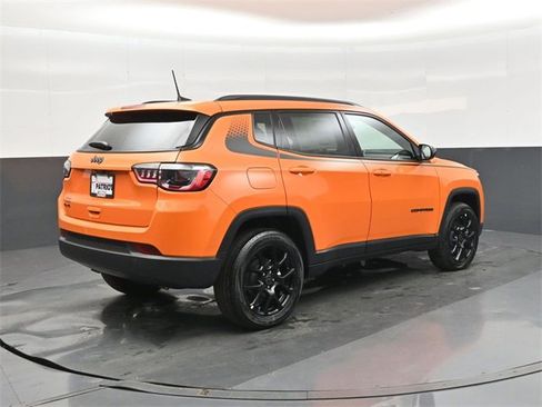 New 2026 Jeep Compass Latitude image 3