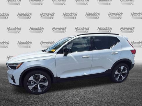 Used 2026 Volvo XC40 B5 Plus AWD/4WD image 11