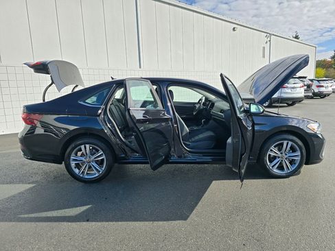 Used 2024 Volkswagen Jetta SE image 18