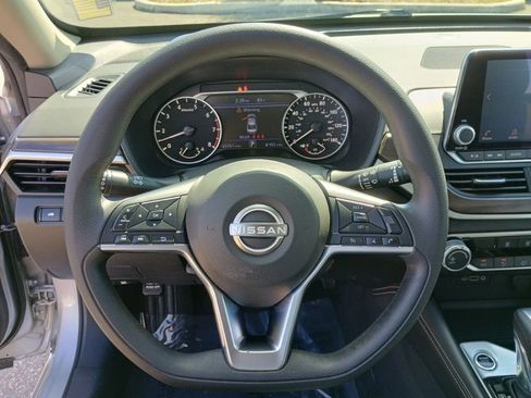 Used 2023 Nissan Altima 2.5 SV image 24