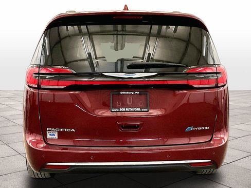 Used 2021 Chrysler Pacifica Limited FWD image 4