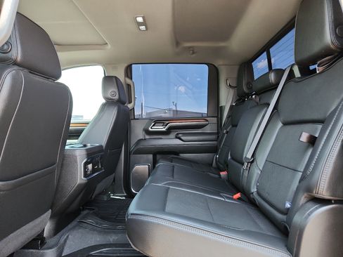 Used 2024 GMC Sierra 2500 Denali w/ Denali Reserve Package AWD/4WD image 8