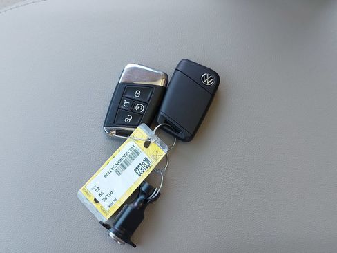 Used 2023 Volkswagen Atlas SE w/ Panoramic Sunroof Package FWD image 40