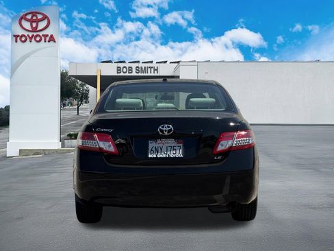 Used 2011 Toyota Camry LE w/ LE Extra-Value Pkg image 7