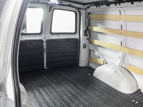 Used 2024 GMC Savana 2500 w/ Driver Convenience Package RWD image 32