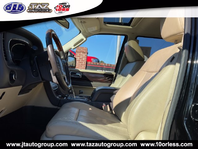 Used 2017 Lincoln Navigator Reserve AWD/4WD image 10