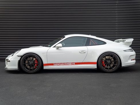 Certified 2015 Porsche 911 GT3 RWD image 2