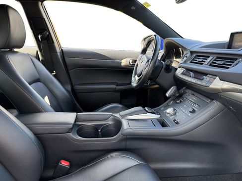 Used 2016 Lexus CT 200h 5dr Hybrid w/ Navigation Package image 12