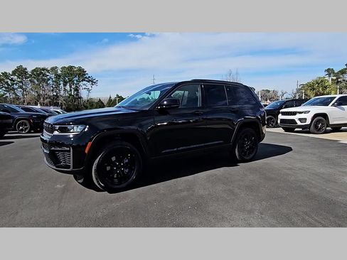 New 2026 Jeep Grand Cherokee Altitude RWD image 27