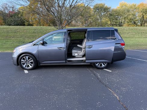 Used 2016 Honda Odyssey Touring Elite image 11