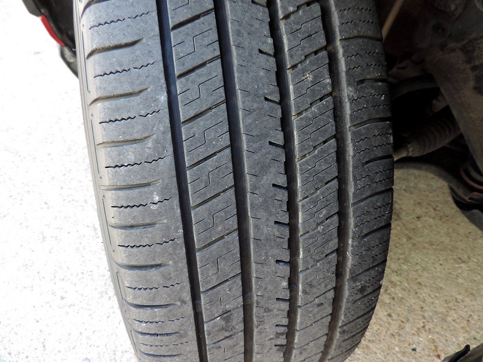 Used 2019 Toyota RAV4 XLE Premium FWD image 10
