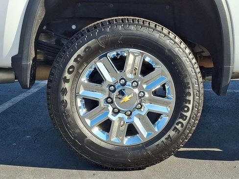 Used 2024 Chevrolet Silverado 2500 High Country w/ High Country Premium Package image 8