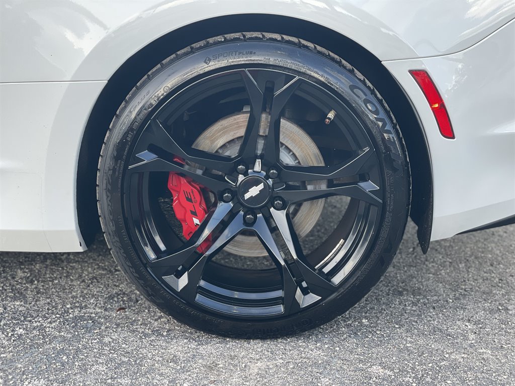 Used 2019 Chevrolet Camaro SS RWD image 34