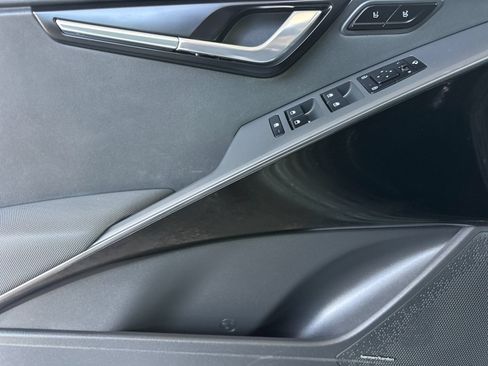 Certified 2024 Kia Niro SX Touring FWD image 13