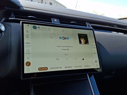 Used 2026 Land Rover Range Rover Velar Dynamic SE image 19