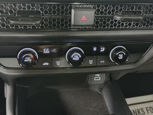 Used 2025 Honda HR-V LX image 17