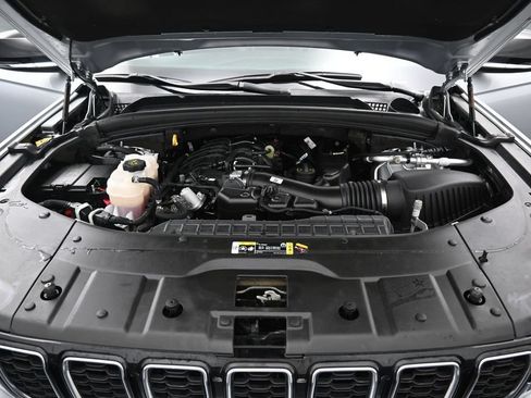 Used 2023 Jeep Grand Cherokee L Limited AWD/4WD image 42