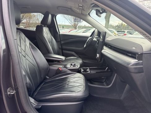 Used 2022 Ford Mustang Mach-E Select image 27